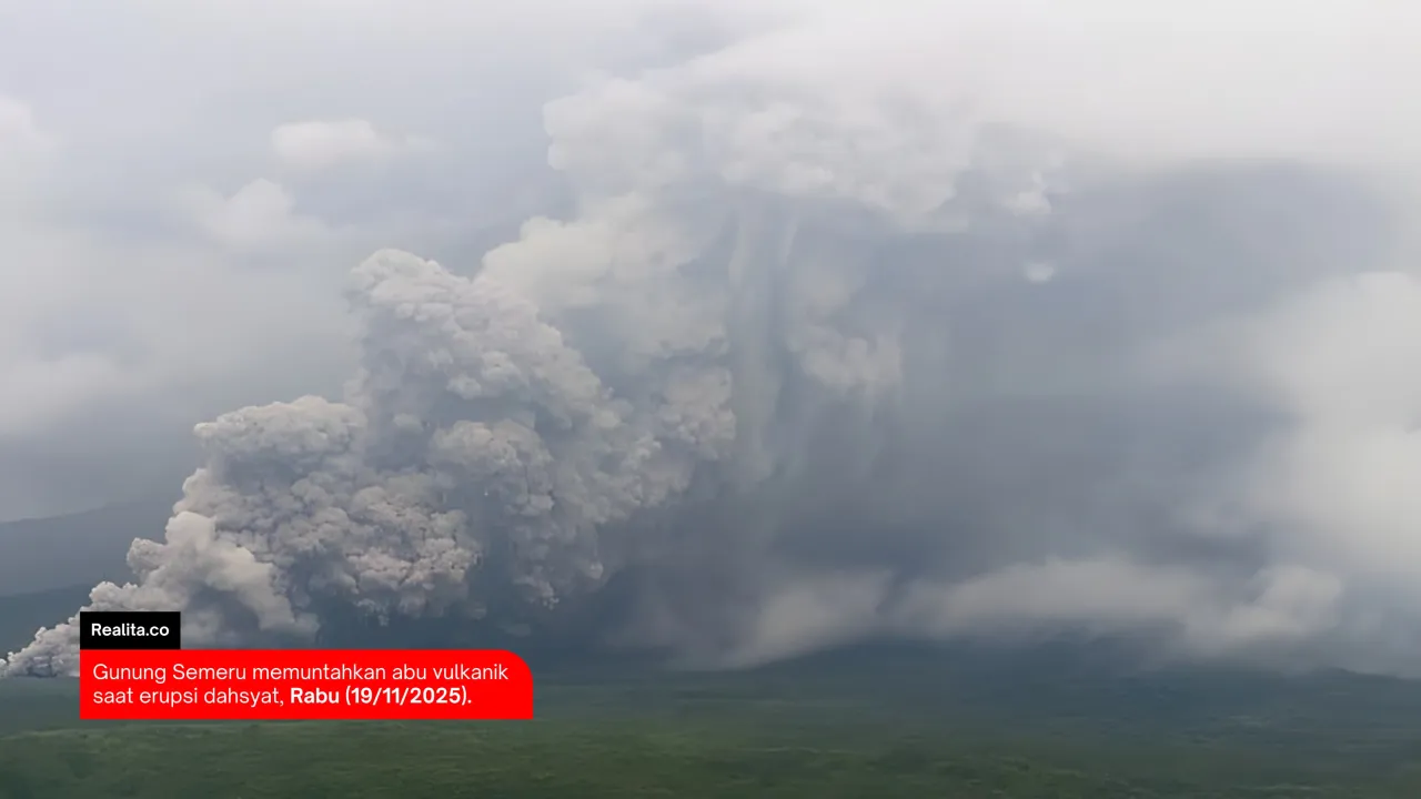 Gunung Semeru Meletus Dahsyat, Awan Panas Berguguran 8,5 km dari Puncak