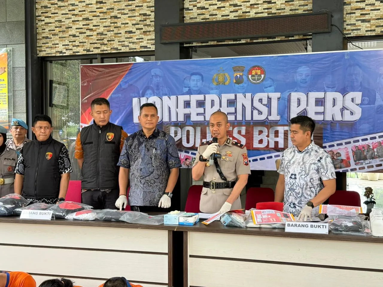 Satresnarkoba Polres Batu Amankan 6 Pengedar Narkoba Asal Bumiaji dari Jaringan Berbeda
