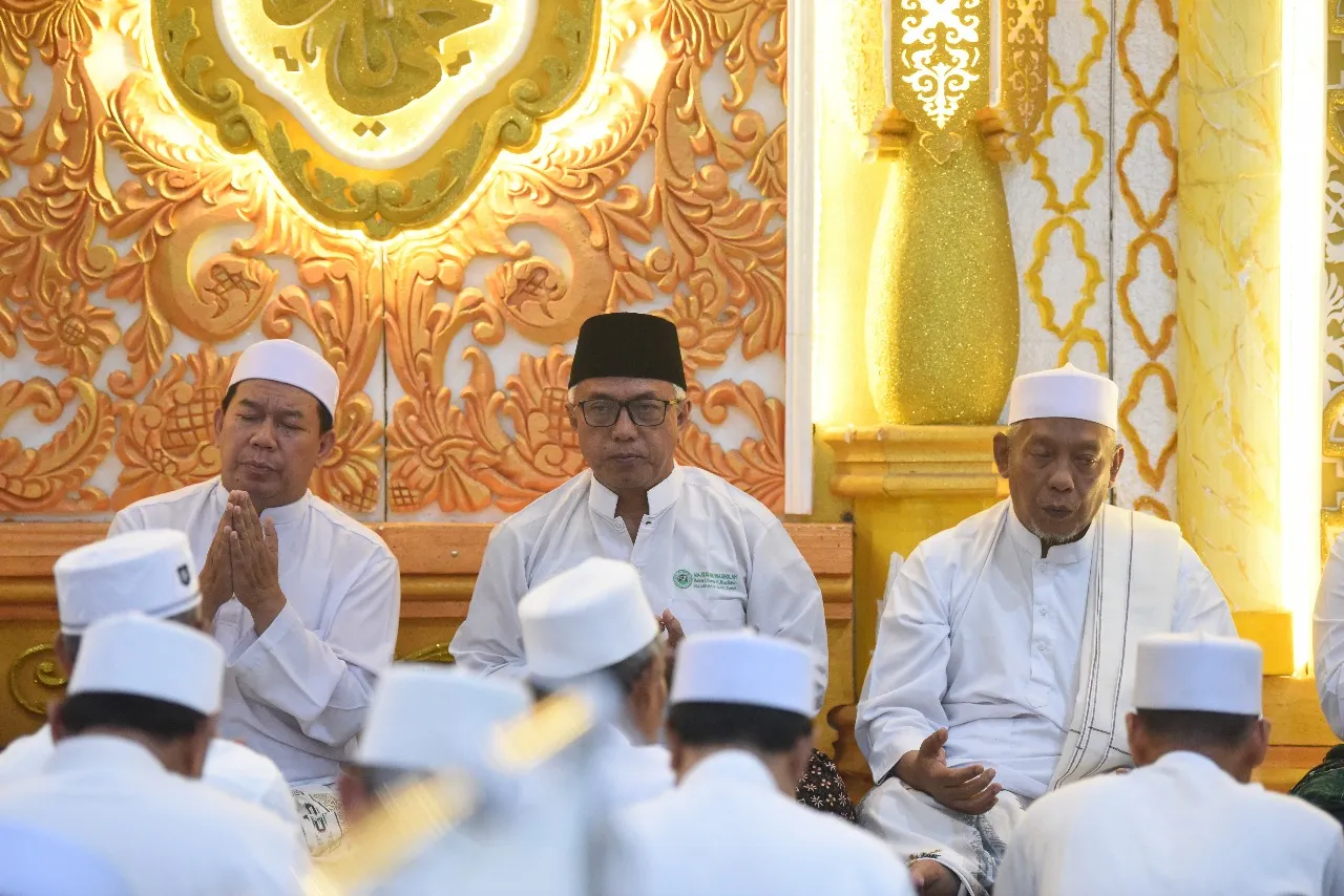 Hadiri Majlis Dzikir Jamaah Al Khidmah, Gus Qowim Tekankan Pentingnya Akhlak di Tengah Dinamika Sosial
