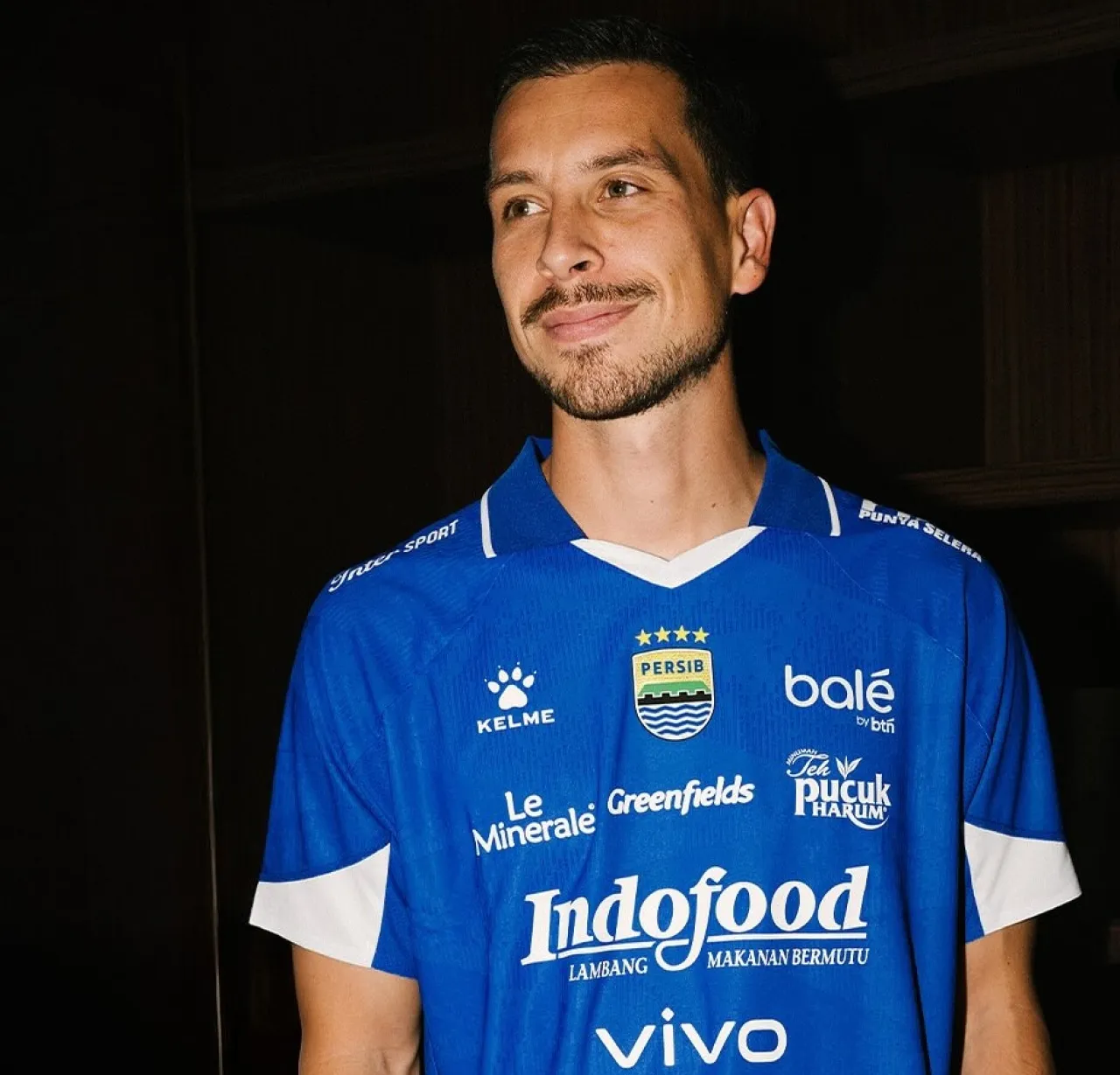 Thom Haye Suka Pemandangan Pegunungan di Bandung