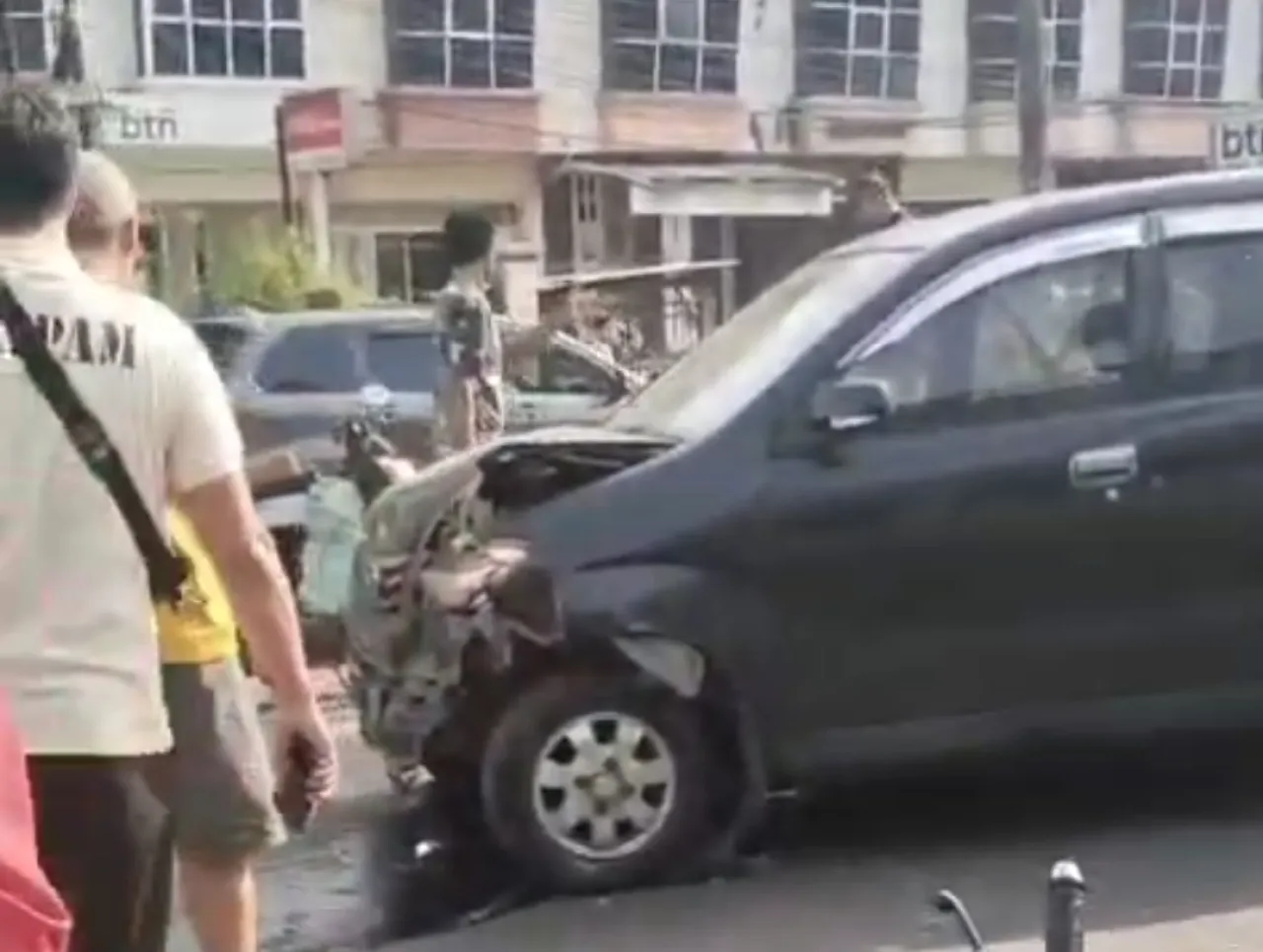 10 Kendaraan Tabrakan Beruntun di Lampu Merah Dawuan Cikampek, 2 Tewas
