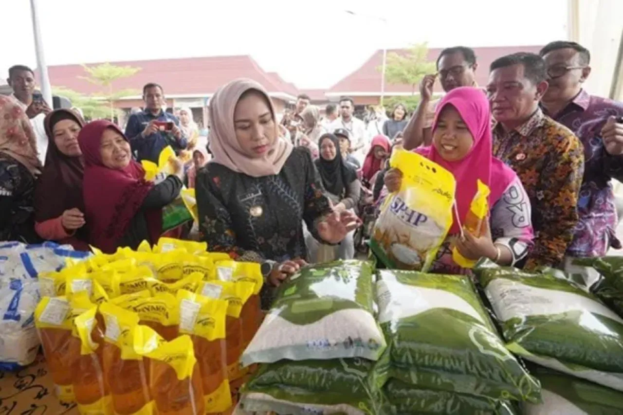 Wali Kota Mojokerto Tinjau Gerakan Pangan Murah