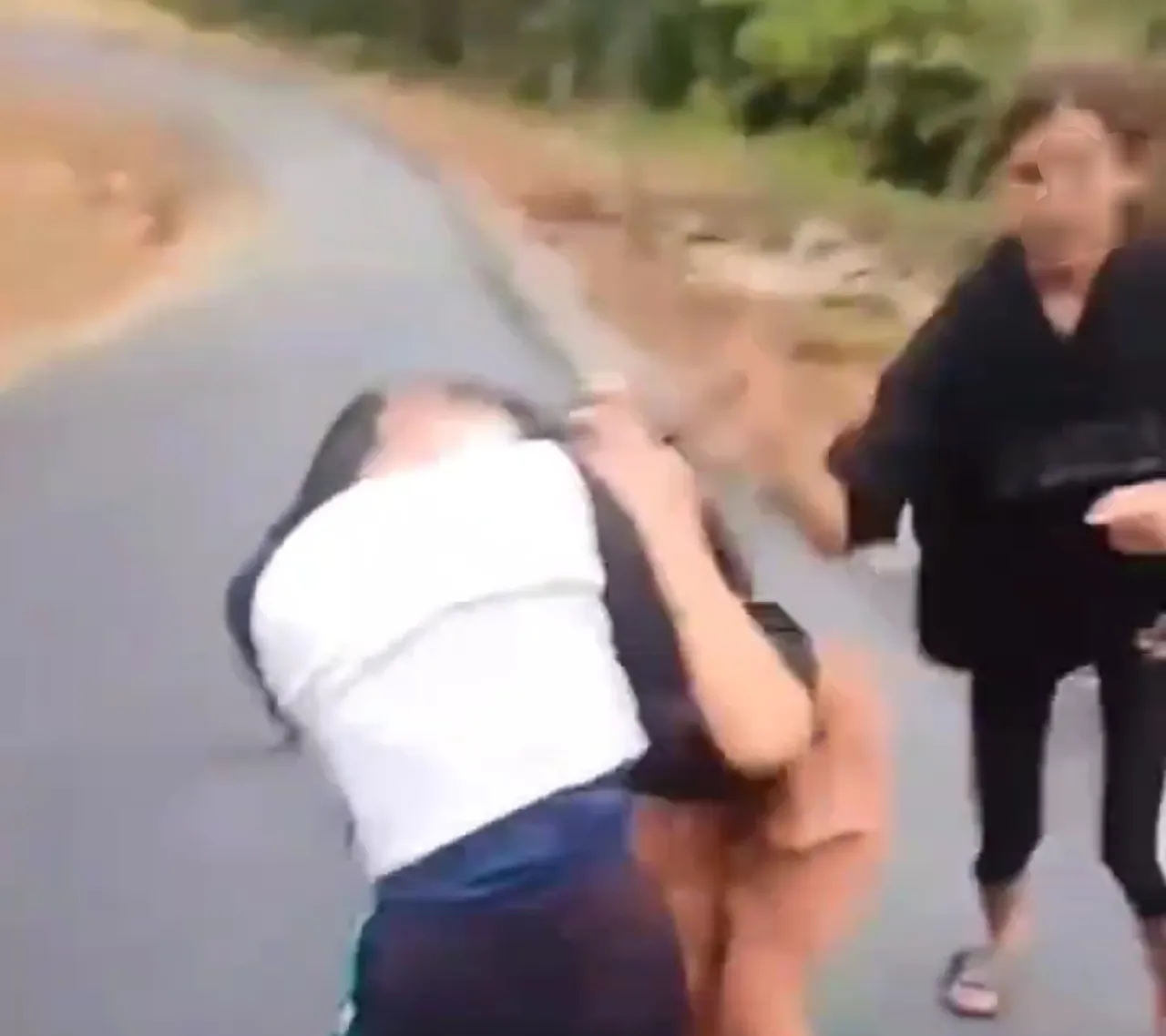Viral Siswi SMP Dikeroyok saat Nonton Balap Liar, Diancam Jangan Lapor