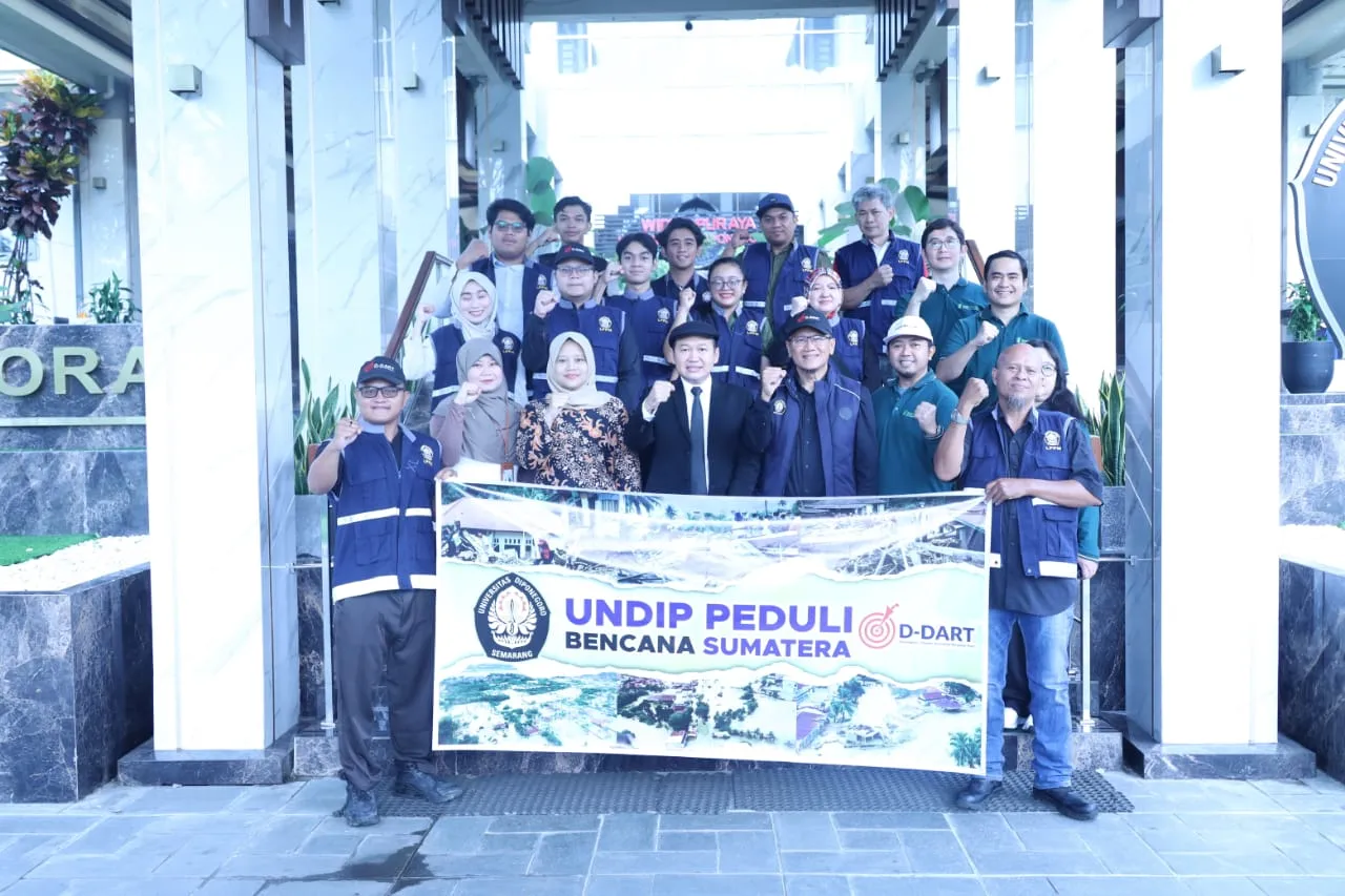 UNDIP Bantu Ringankan Beban Para Warga dan Mahasiswa Terdampak Bencana di Sumatera