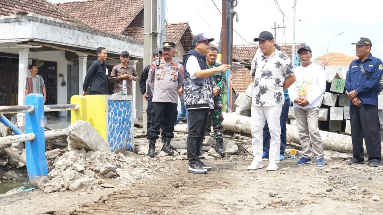 Sidak Infrastruktur di Bringinbendo dan Trosobo, Bupati Sidoarjo: Ketepatan Waktu Lebih Penting
