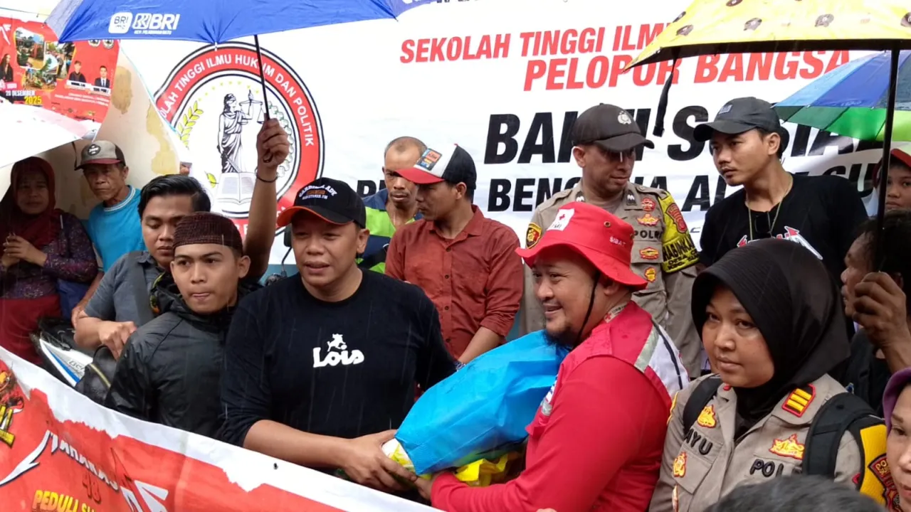 Peduli Korban Banjir Bandang Sukabumi, STIHP Pelopor Bangsa Salurkan Bantuan Kemanusiaan