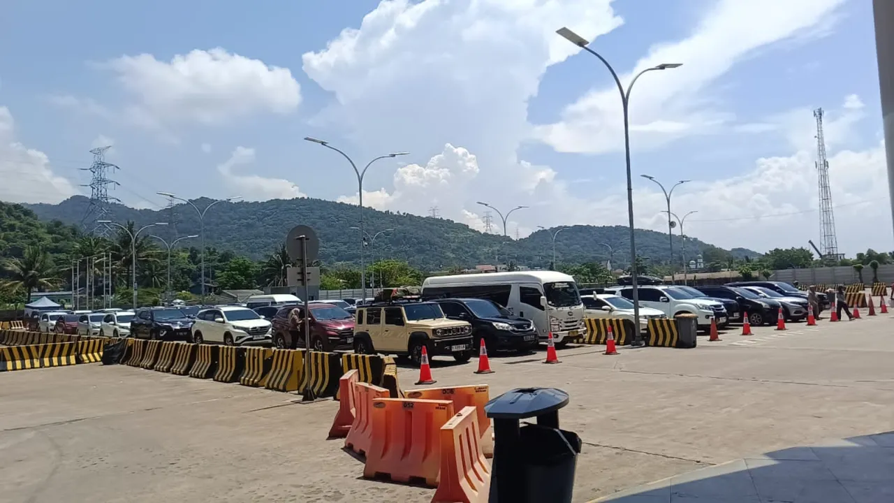 Volume Penumpang Merak-Bakauheni Melonjak, Pergerakan Kendaraan Pribadi Mendominasi