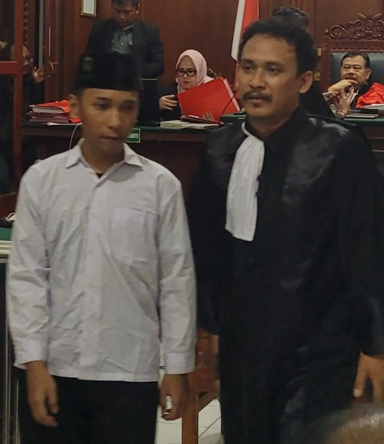Hakim Tolak Eksepsi Achmad Rivaldo, Sidang Perusakan Fasilitas Grahadi Lanjut ke Pembuktian