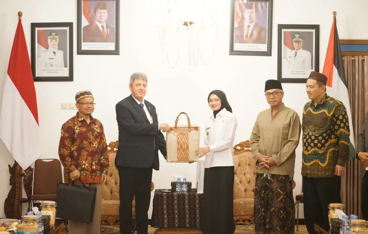 Mbak Wali Terima Kunjungan Dubes Palestina, Tegaskan Komitmen Perdamaian dan Moderasi Beragama