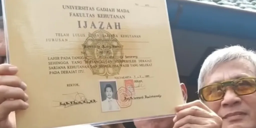 Saksi Sidang Gugatan Ijazah Jokowi, Bawa Ijazah Fakultas Kehutanan Tahun 1985