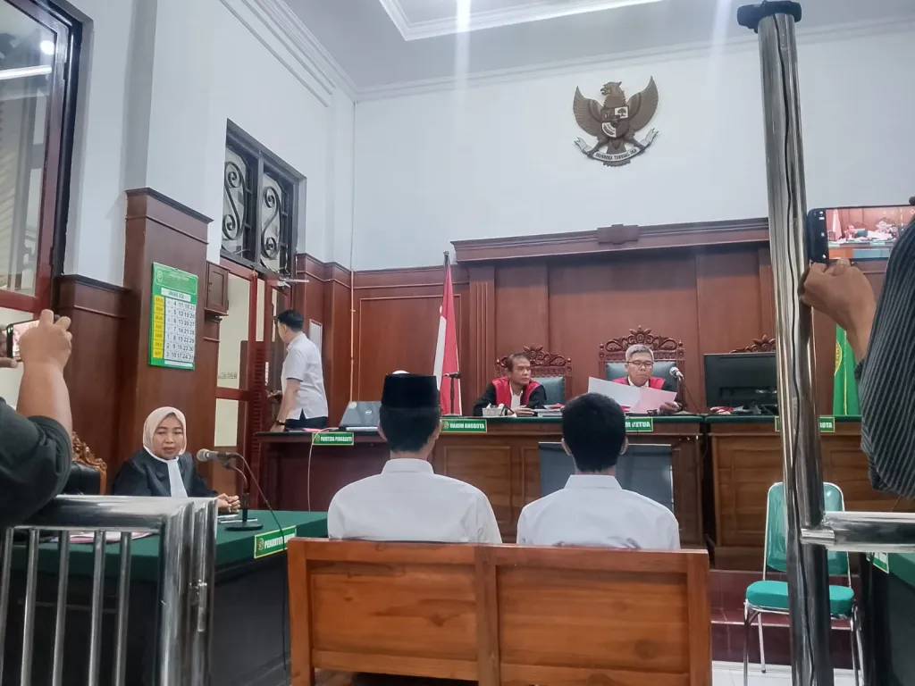 Hakim Geram, Kadisdik Jatim Aris Agung Paewai Kembali Mangkir Sidang Pemerasan