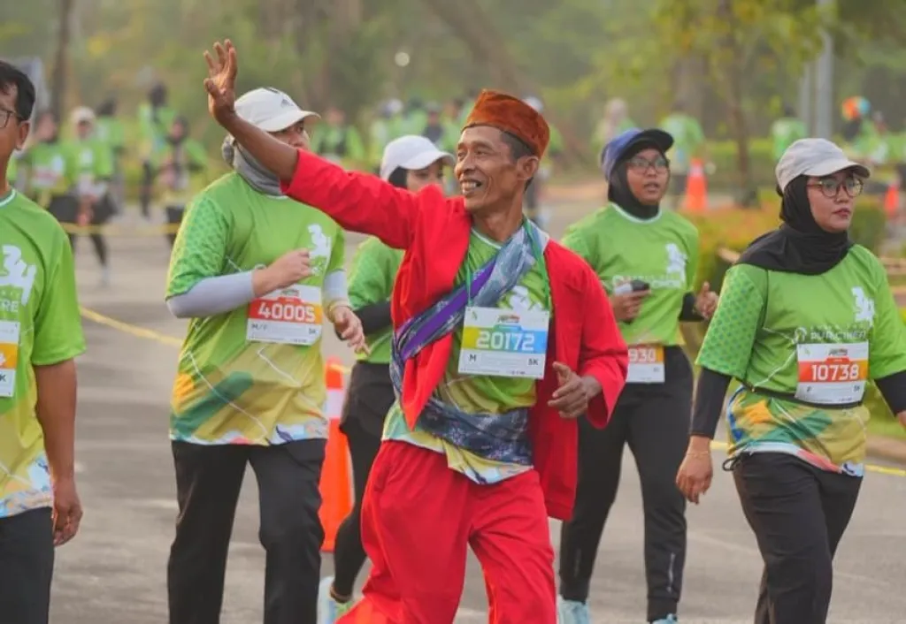 Warga mengikuti Fun Run 5K di kawasan Shila Sawangan, Kota Depok, Minggu (25/1/2026). (Foto: Istimewa)