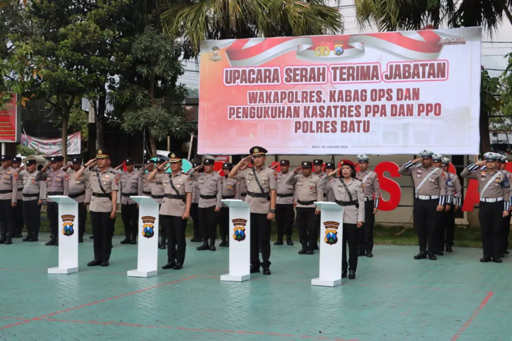 Kapolres Batu Pimpin Pergantian Pejabat Utama 
