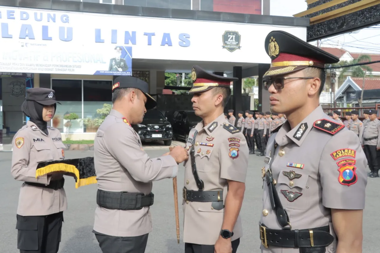 Mutasi Wakapolres, Kasat Reskoba dan Kapolsek Jajaran Polres Lamongan, Berikut Daftarnya!