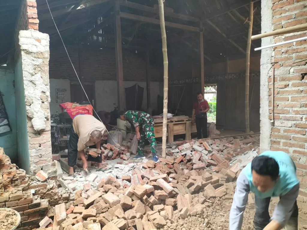 Nyaris Tertimbun saat Lelap, Cerita Warga Ponorogo Selamat dari Gempa Pacitan M 6,4