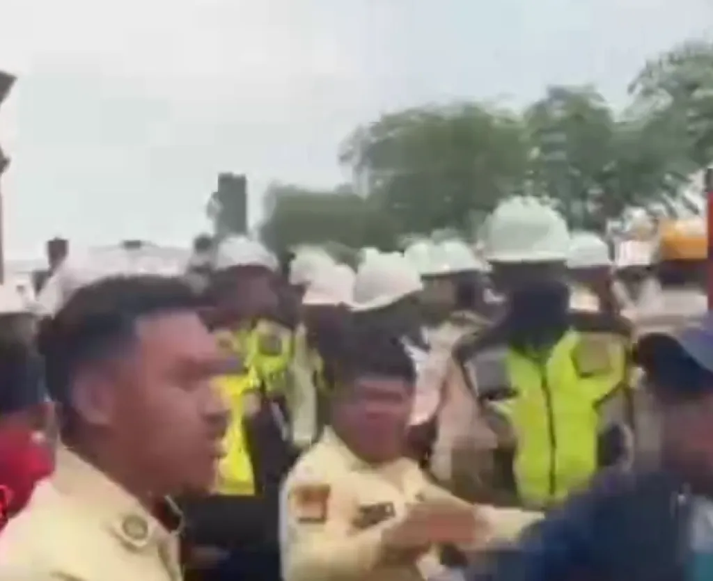 Demo di Kawasan IMIP Berujung Anarkis