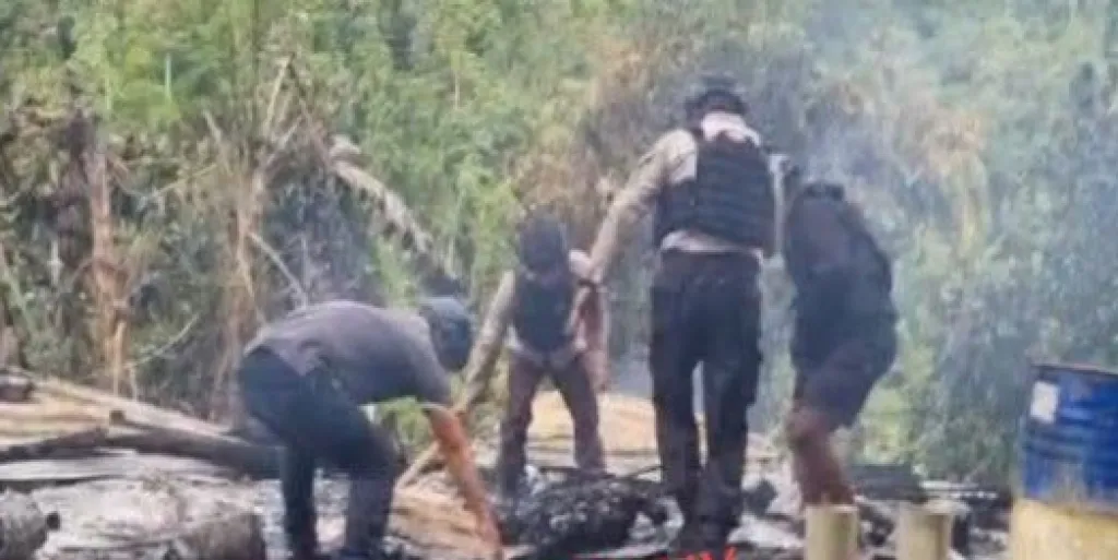 150 Personel Polres Nabire Lakukan Evakuasi usai Aksi Penyerangan dan Pembakaran Pos Tambang Emas