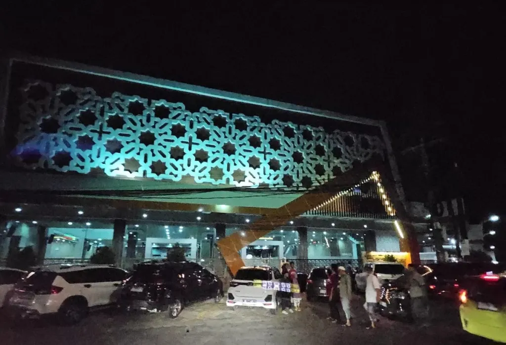 Warga Muhammadiyah di Gresik, Sholat Teraweh Malam Ini