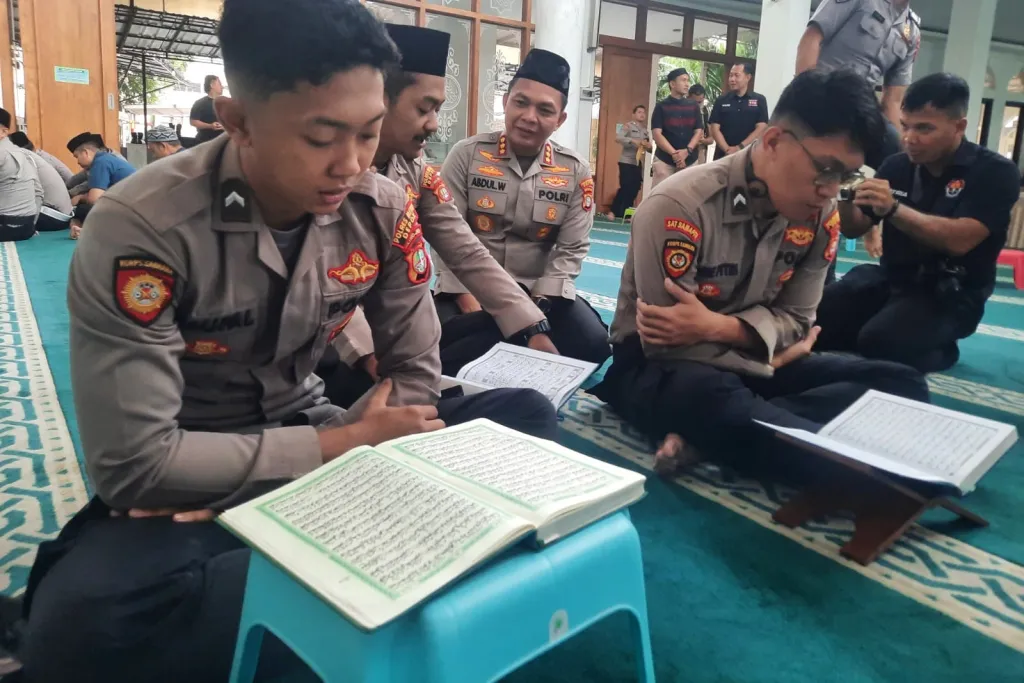 Melihat Program Polisi Mengaji, Cara Polres Metro Depok Perangi Buta Huruf Al-Quran