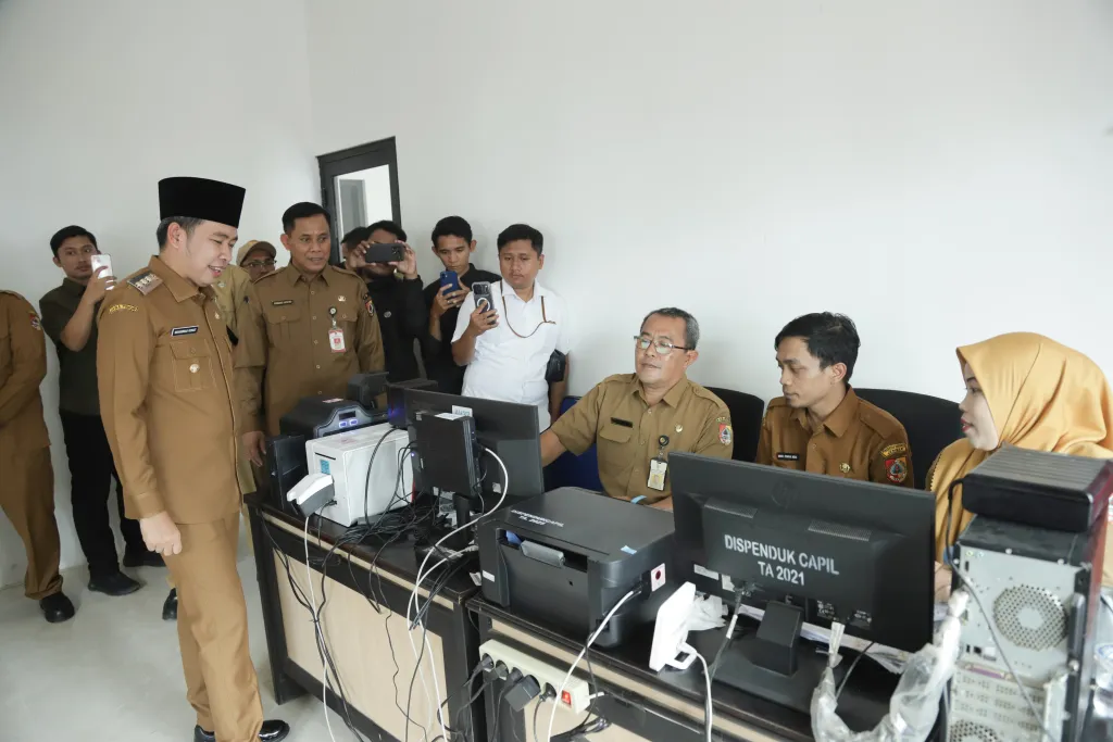 Peta Cinta Putus Antrean Adminduk, Permohonan Cetak KTP di Kecamatan Jember Mulai Landai
