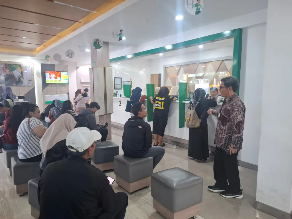 Di Tengah Ketidakpastian Ekonomi, Mengapa Gadai Menjadi Solusi Utama Masyarakat Indonesia?
