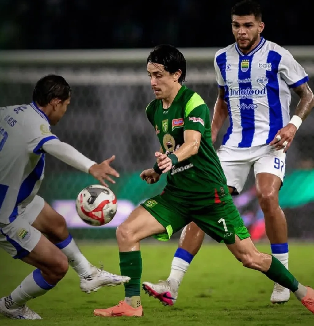Persebaya Surabaya vs Persib Bandung, Imbang 2-2