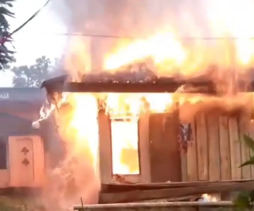 Kebakaran Rumah Panggung Tewaskan Wanita ODGJ di Sukabumi