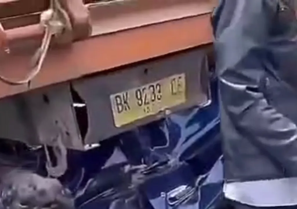 Liburan Berujung Duka! Satu Keluarga Dihantam Truk Mundur, 3 Tewas