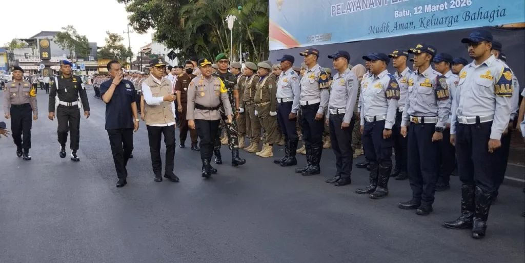 Kapolres Batu Bersama Wali Kota Inspeksi Kesiapan Pasukan Sambut Idul Fitri 1447 H