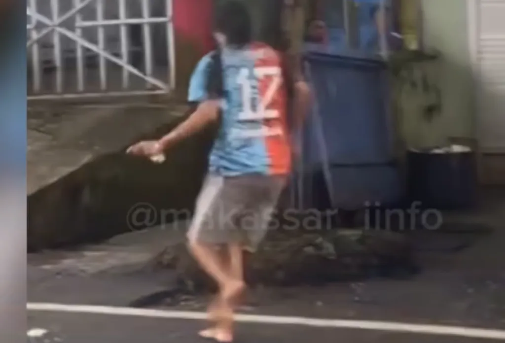 Patok Tarif Tinggi saat Lebaran, Jukir Liar Lari Ketakutan Digeruduk Jamaah Sholat Id