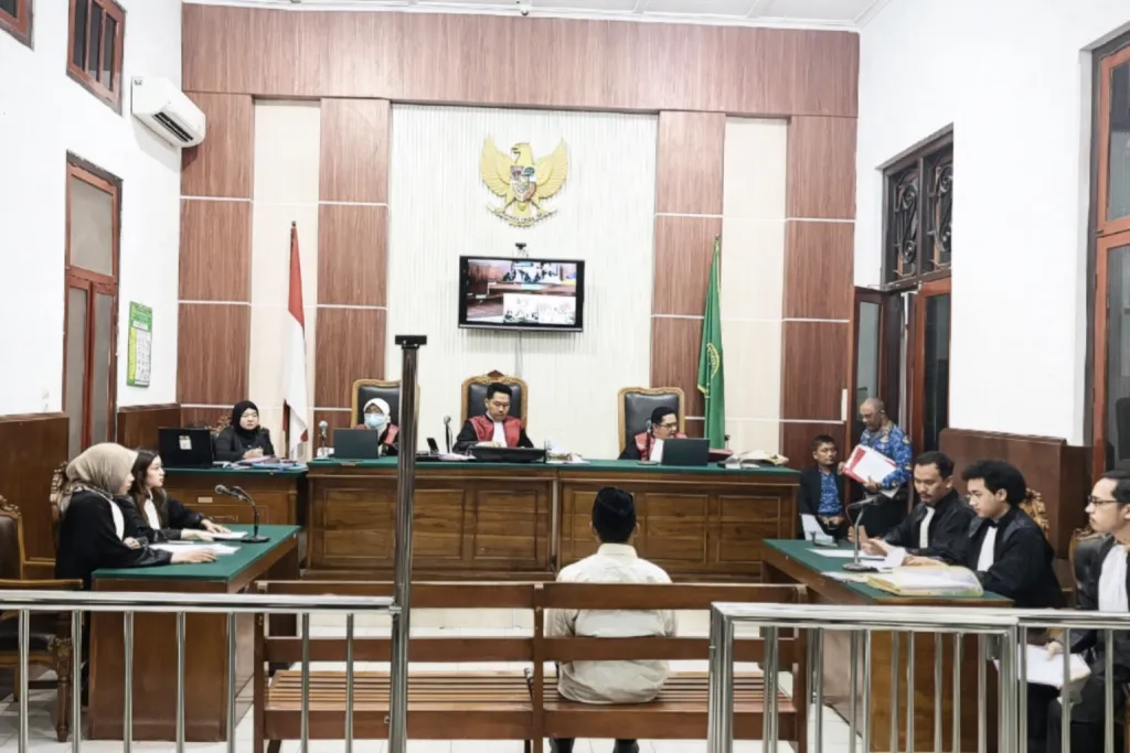 Admin Grup Facebook “Gay Khusus Surabaya”, Mochammad Ferdi Kamaludin Divonis 2 Tahun Penjara