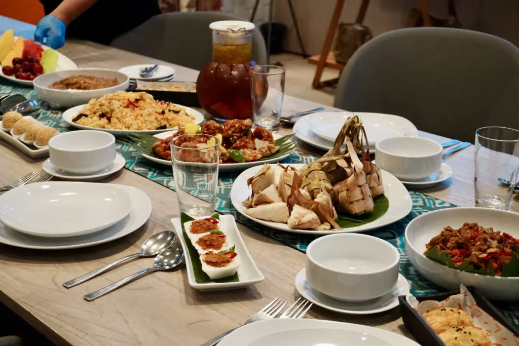 HARRIS Hotel Bundaran Satelit Tawarkan Paket Halal Bihalal Lebaran 2026
