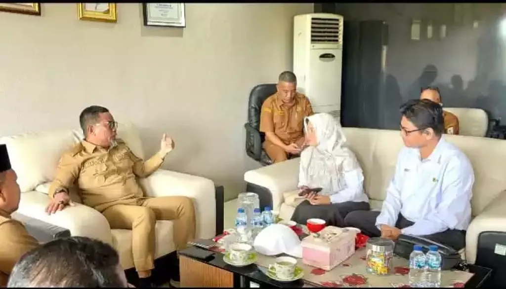 Jaringan Kabel Bawah Laut Sokoi-Pulau Mendol 50 Persen, Target Akhir Mei 2026 Listrik Beroperasi 24 Jam 