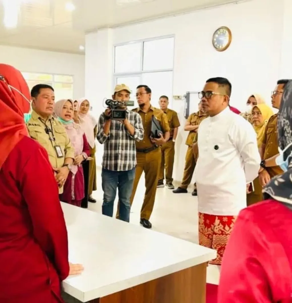 Tindak Lanjuti Video Viral Keluhan Pasien, Bupati Zukri Sidak RSUD Selasih,Tidak Boleh Ada Diskriminasi Pasien BPJS