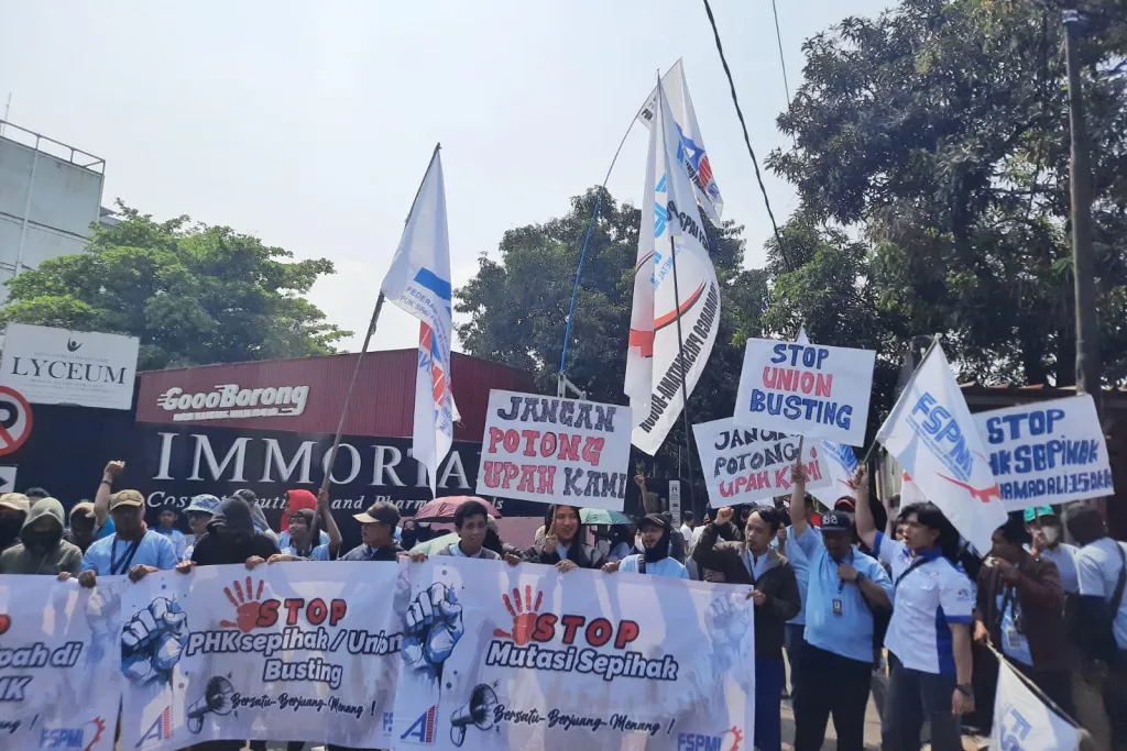 Buruh di Depok Demo Tuntut Hak, Perusahaan Sampaikan Kebijakan Sudah Sesuai Prosedur