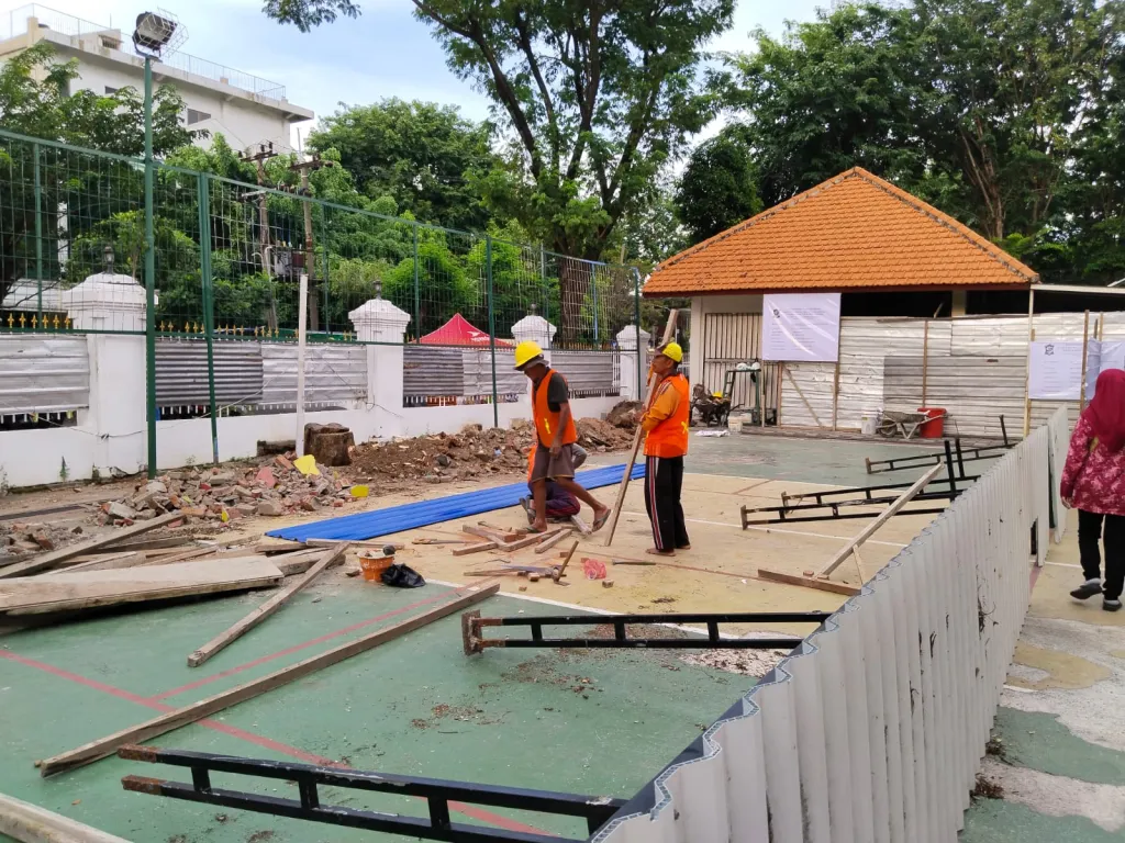 Pemkot Surabaya Gelontorkan Dana Rp 608 Juta untuk Kanopi PN Surabaya, Apa Urgensinya?
