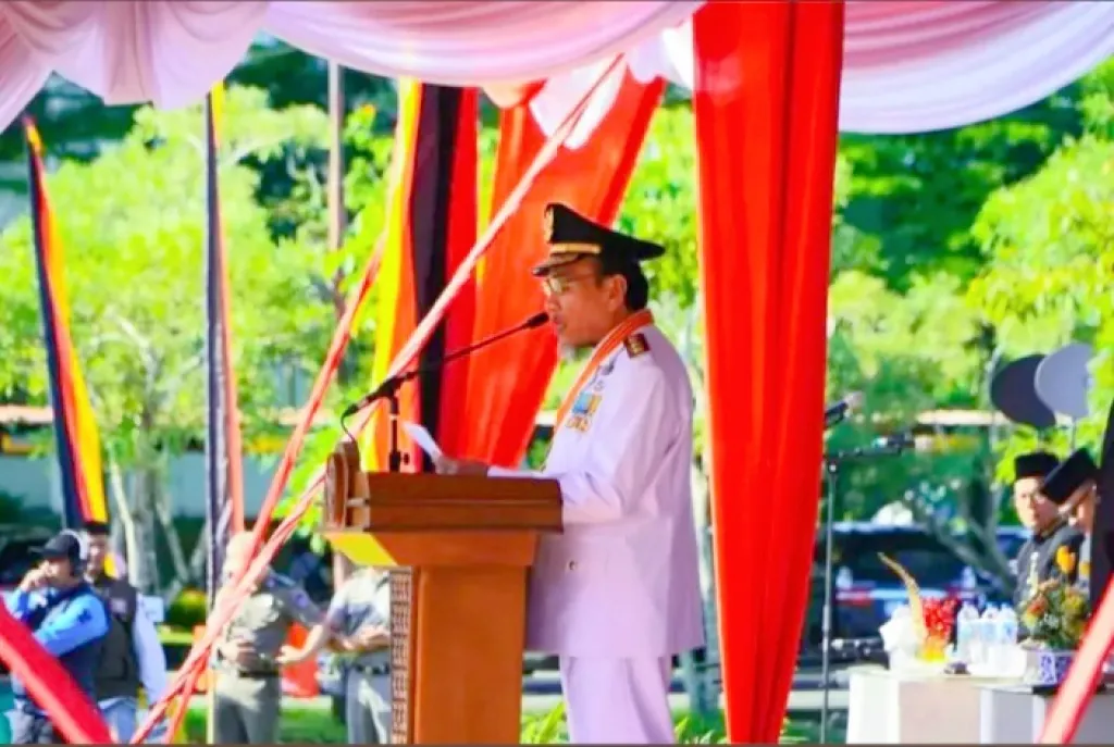 Maigus Nasir Tekankan Pendidikan Berbasis Nilai dalam Upacara Hardiknas dan Hari Otda di Padang