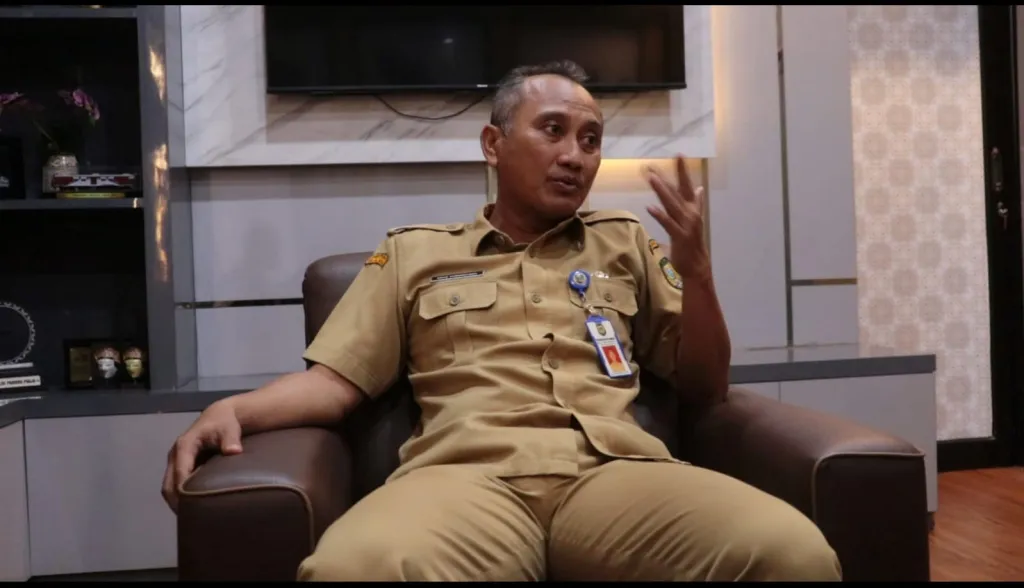 Satpol PP Kota Madiun Soroti Parkir PT JPC di Jalan dr Soetomo Kota Madiun, Jika Tak Lengkapi Persyaratan Akan Ditutup
