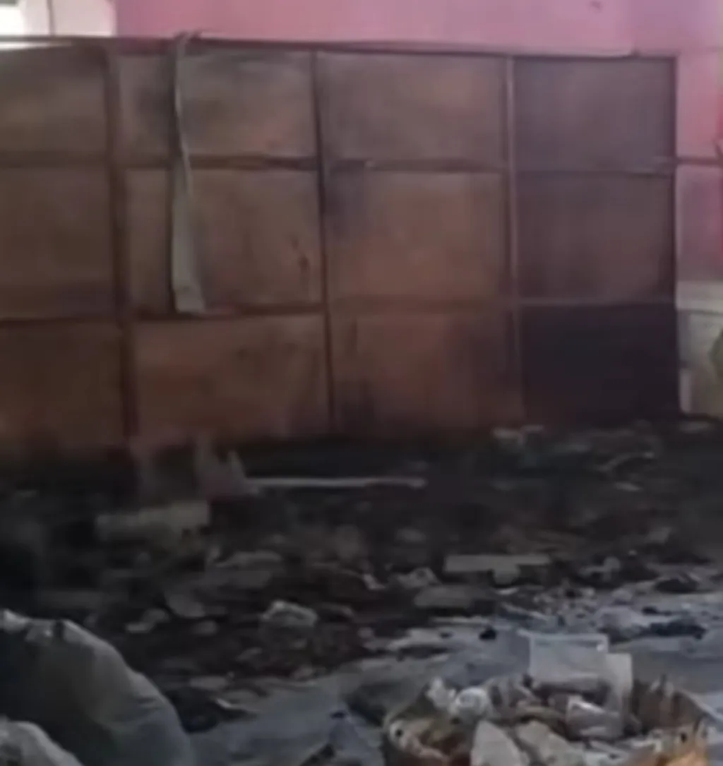 Salah satu sisi di Puspa Agro yang kumuh tak terurus. Foto: Tyan