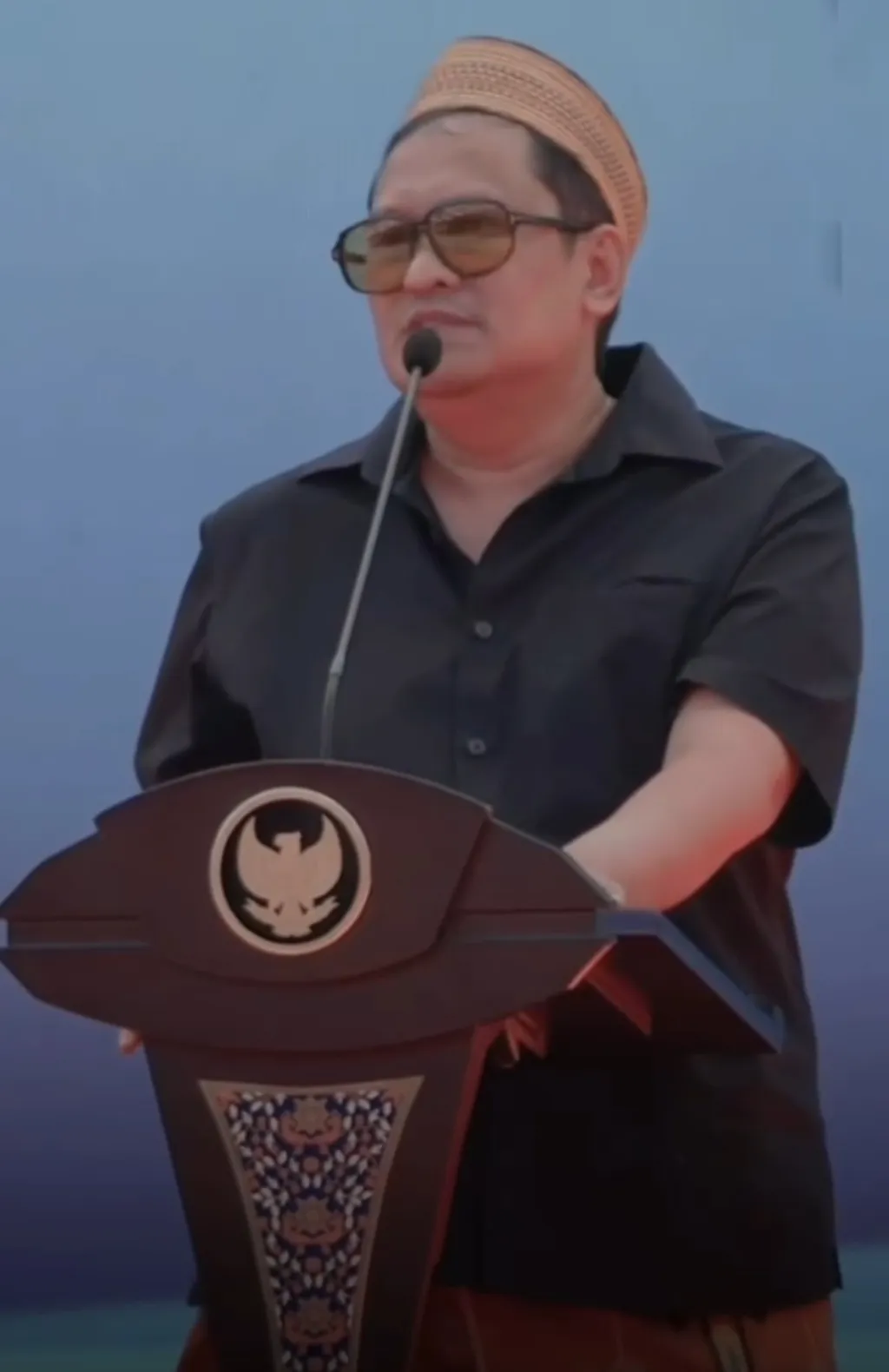 Haji Her saat mengungkapkan jasanya pada Khofifah.