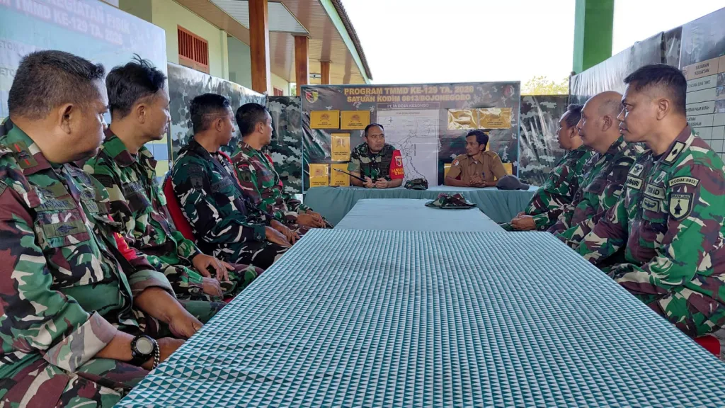 Tinjau Posko TMMD 129 Bojonegoro di Kesongo, Dansatgas Bakar Semangat Personel 