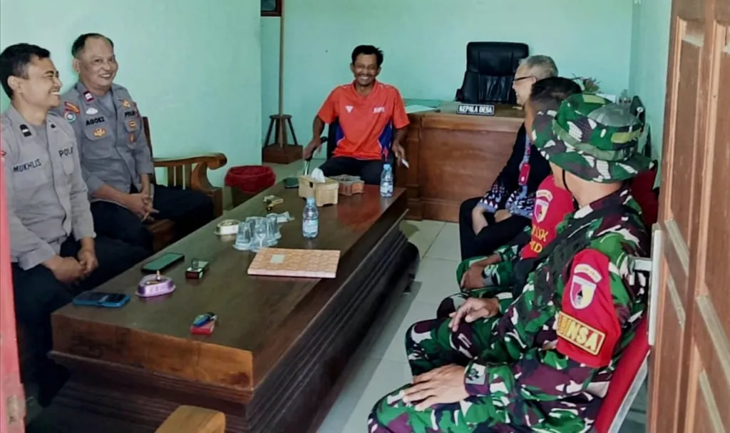 Silaturahmi Hangat Satgas TMMD 129 Bojonegoro Sukses Bangun Kedekatan Dengan Masyarakat