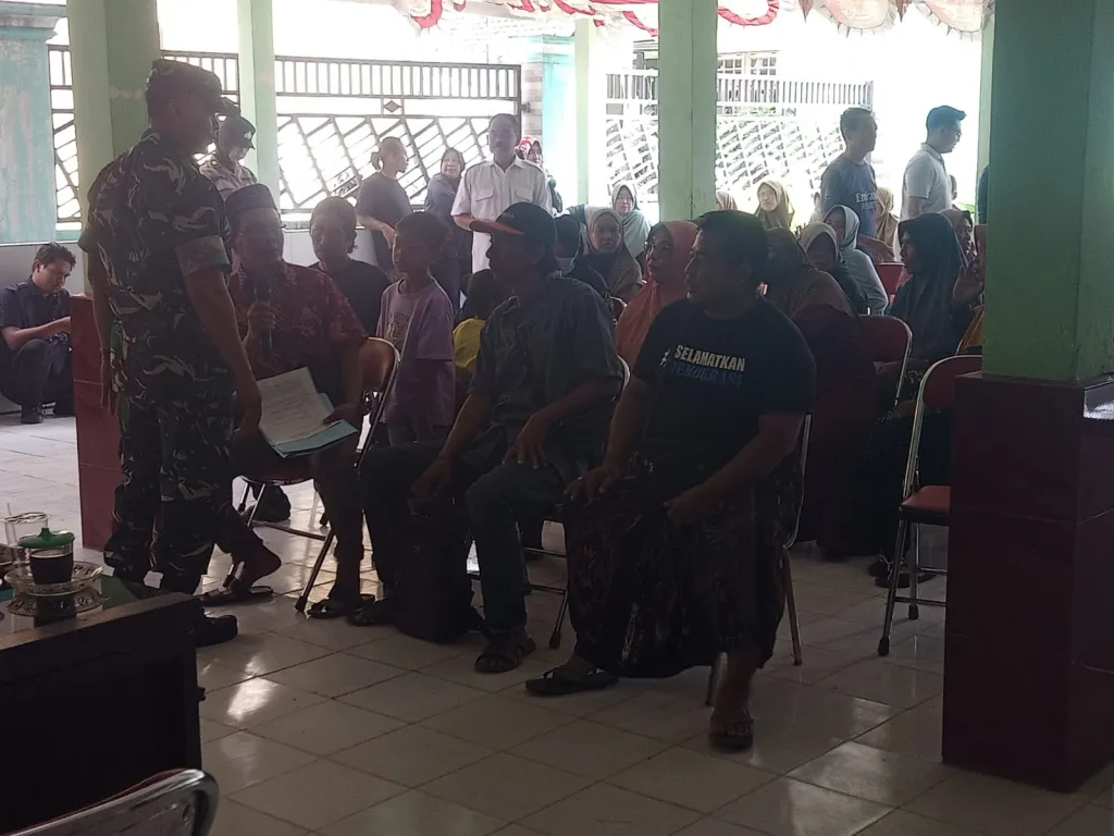 Puluhan Warga Sugihwaras Tuntut Pengembalian Uang Sisa PTSL, Kades Walk Out dari Forum