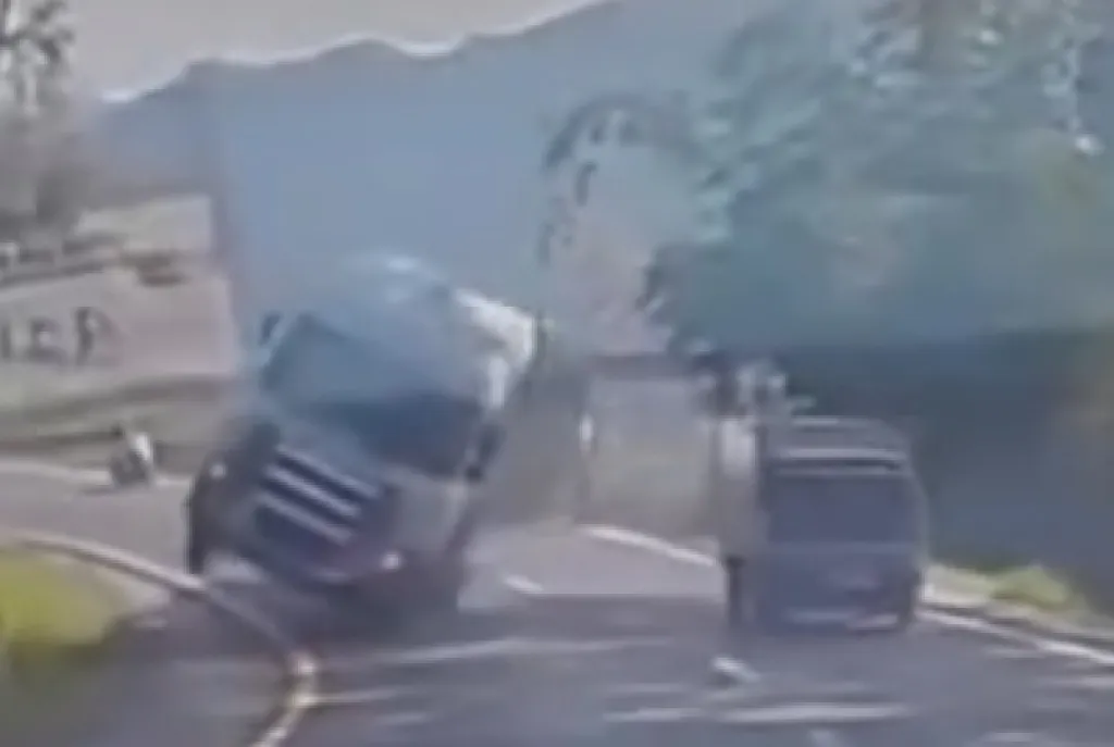 Truk saat kehilangan kendali. Foto: dashcam