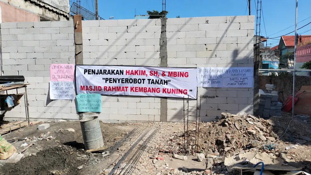 Yayasan Masjid Rahmat Kembang Kuning Laporkan Dugaan Penyerobotan Tanah Wakaf ke Polrestabes Surabaya