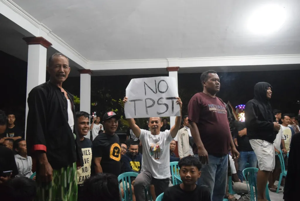 Ratusan Warga Punjul Gelar Aksi Tolak Pengembangan TPST, Soroti Lokasi Dekat Permukiman