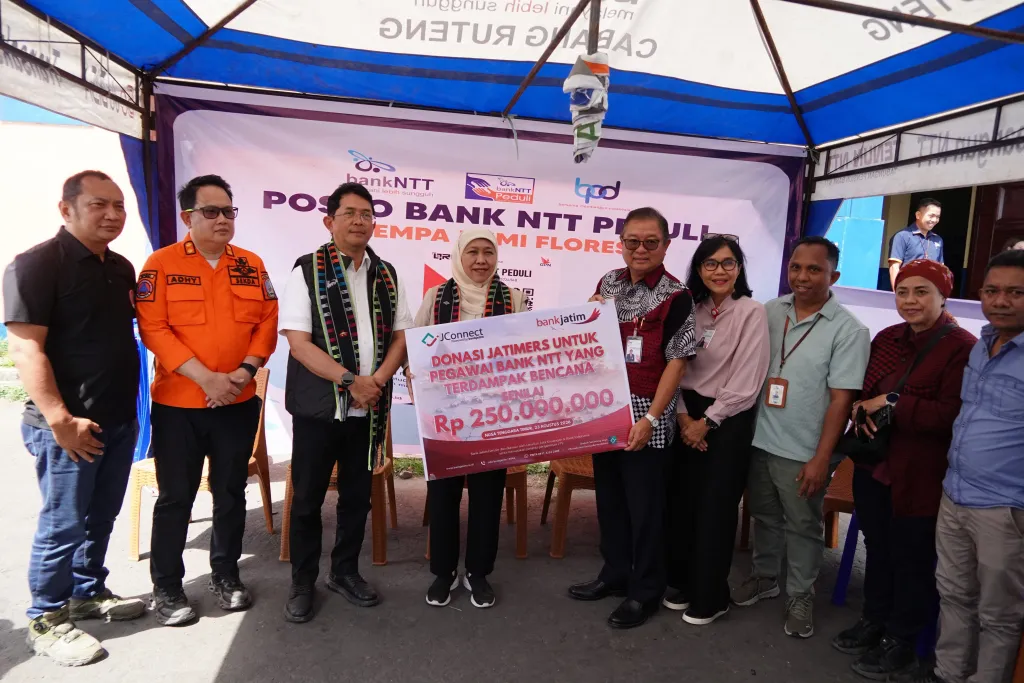 Pemprov Jatim bersama Bank Jatim Salurkan Bantuan ke Masyarakat Terdampak Bencana di NTT
