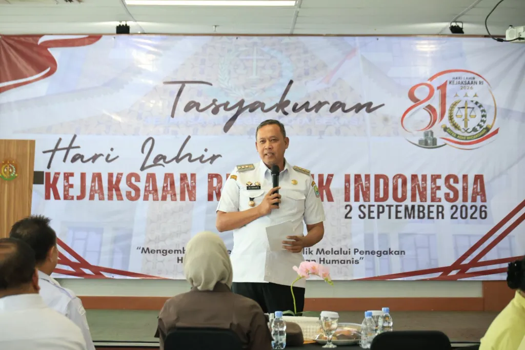Walikota Bekasi, Tri Adhianto saat menghadiri Tasyakuran HUT RI ke 81 bersama Kejari. Foto: Humas