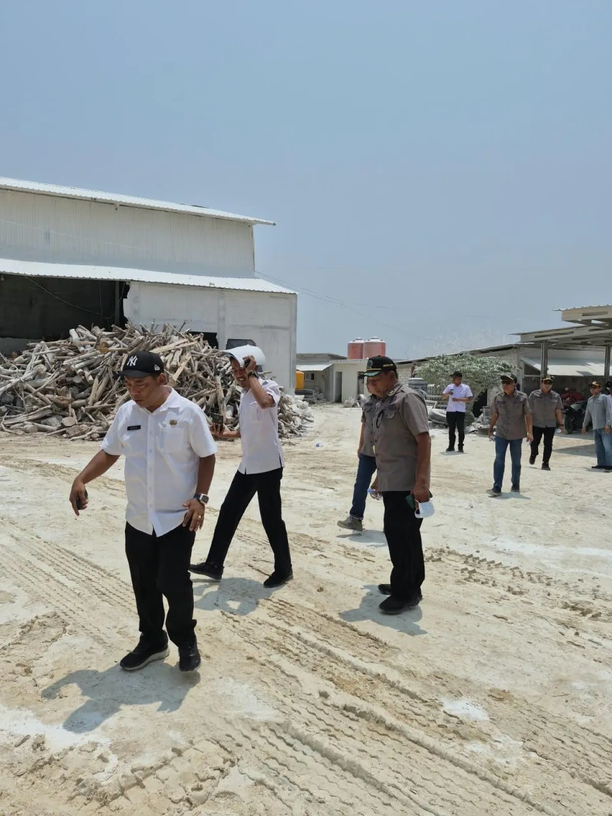 Debu Dolomit Dikeluhkan Warga, DPRD Lamongan Sidak Lima Perusahaan di Paciran