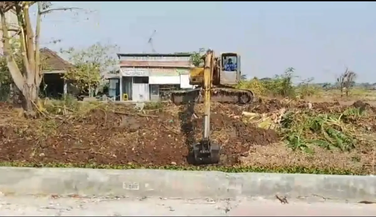 Normalisasi Kaliotik Disorot, Lumpur Tak Tuntas Dikeruk, Papan Proyek Tak Terpasang?